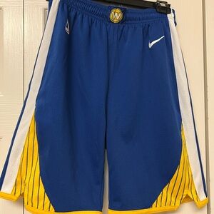 Nike Youth medium royal golden state warriors swingman performance shorts
